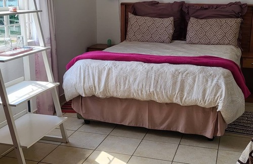 Mbabane Bed & Breakfast | African Violet