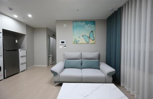 Bongmyeong-dong Apartment | Again
