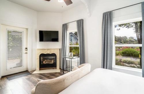 Mendocino Bed & Breakfast | Agate Cove Inn