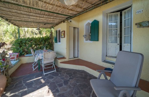 Scaglieri Apartment | Agave directly on the Forno beach with private parking space and large terrace by the sea