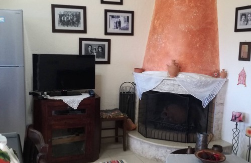 Agios Nikolaos Town House | Agios Nikolaos: Fissi villas Agios Nikolaos, traditional houses ideal for families and groups of friends.Huge garden and magnificent sea view.