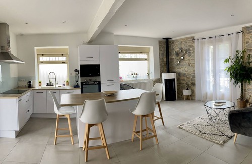 Saint-Laurent-d'Aigouze House | Agréable Maison Avec Piscine Chauffée Pour vos Vacances