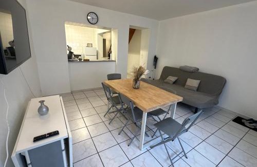 Anzin House | Agréable maison 2 ch 5 mins Valenciennes et garage