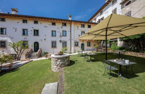 Calmasino House | Agriturismo Borgo di Calmasino
