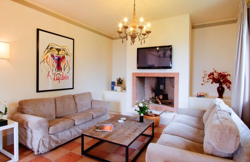 Lamporecchio Villa | Agriturismo Borgo Casorelle villa with private pool