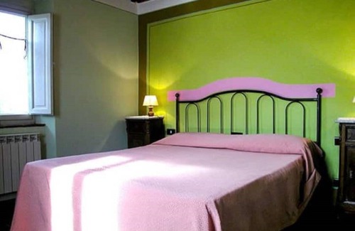 Mologno Other | Agriturismo in Fattoria: Intera Struttura