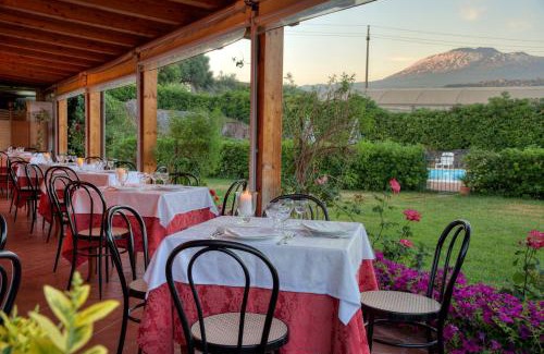 Santa Maria di Licodia House | Agriturismo Biologico Corte Aragonese