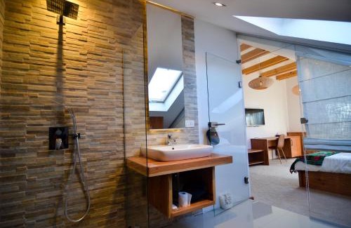 Harseni Bed & Breakfast | Agropensiunea Maria
