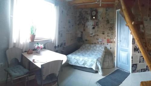 Petris House | Agropensiunea Miliza şi Punctul Gastronomic Local - la poalele munților Zarandului, în vecinătatea castelului Salbek