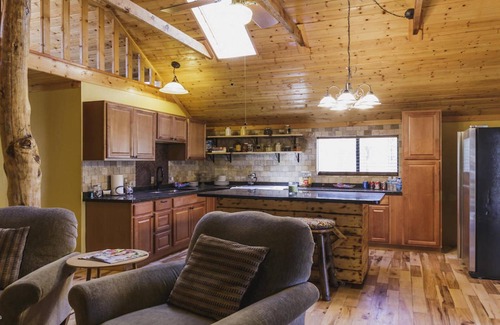 Parks Cabin | Ah! Peace & Nature among the pines-65 miles to Grand Canyon & 25 to Flagstaff