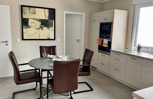 Bad Neuenahr-Ahrweiler Apartment | Ahrtraum in Bad Neuenahr with a view of the clock, peace, nature, right next to the park
