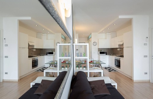 Desenzano del Garda Apartment | Ai Teatri Apartment - Lake view - terrace - WiFi