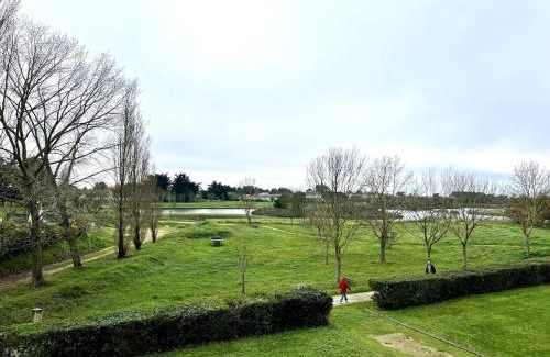Aytre Apartment | Aigues Marines - Appartement spacieux avec parking et terrasse
