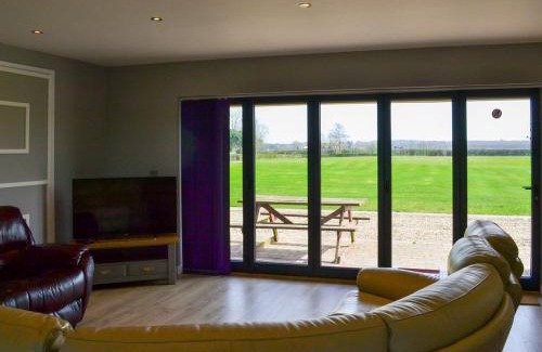 Lincoln House | Aimmee's Lodge - Ukc2203