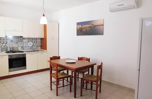 Torre San Giovanni Apartment | Air-Conditioned Apartment In Central Location Close to Beaches with Terrace