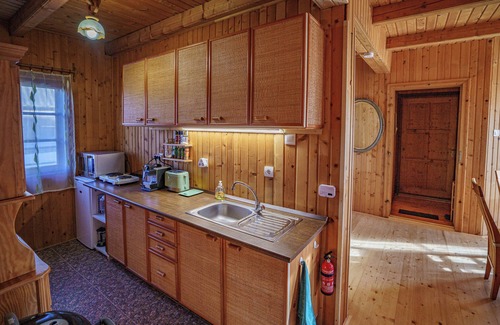 Balatonkeresztur House | Air-conditioned wooden house 800 meters from the lake with 4 bedrooms