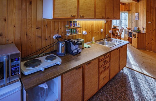 Balatonkeresztur House | Air-conditioned wooden house 800 meters from the lake with 4 bedrooms