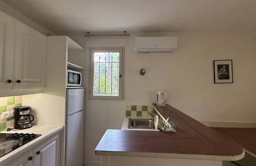 Pont Royal House | Air-conditioned 3-bed house with wave pool access, Pont Royal Estate
