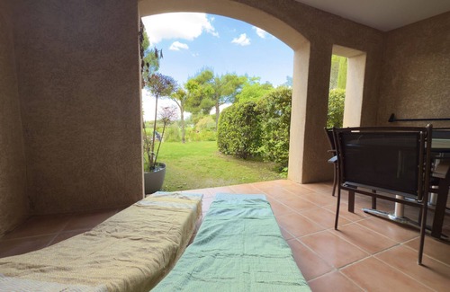 Pont Royal Apartment | Air-conditioned apartment in Provence, near Pont Royal Golf