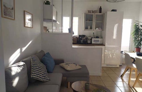 Narbonne House | Air-conditioned villa 50 metres from the sea, WIFI