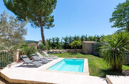 Bouc-Bel-Air Villa | Air-conditioned villa with garden private pool
