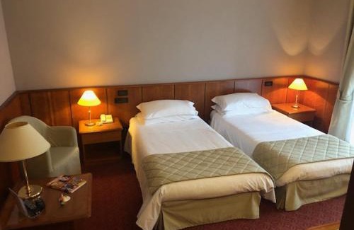 Leini Hotel | Air Palace Hotel