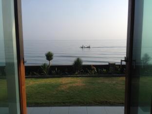 Bukti Villa | Air Sanih Beach Villa