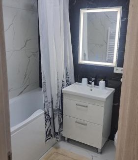 Chisinau Apartment | AIRPORT 24&24 CAR PARKING