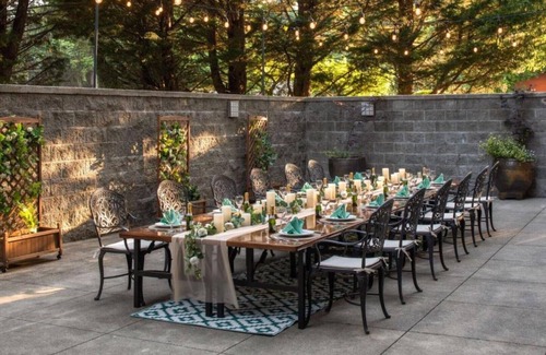 Southcenter House | Airport convenience near downtown Seattle