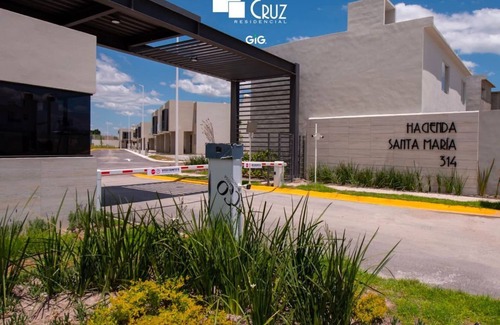 Tlajomulco de Zuniga House | Airport house Santa Maria