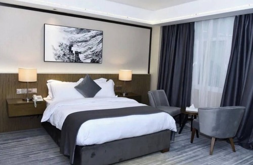 Al Ghubrah Ash Shamaliyyah Hotel | Airport Hotel Muscat