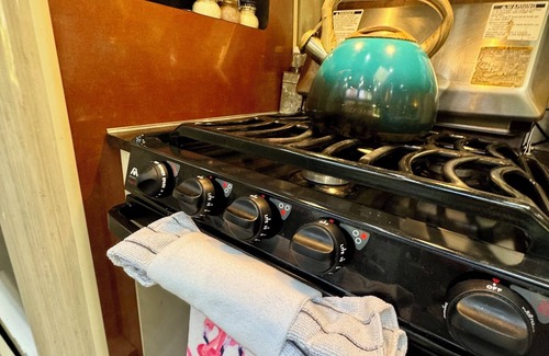 Orrtanna House | Airstream in Wine Country Hot Tub Extra Cost