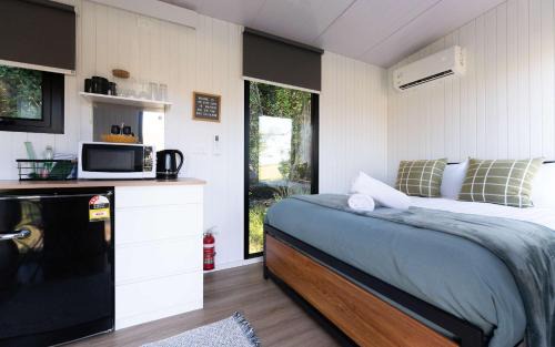 Mackenzie Country House | Airstrip Stays by Tiny Away