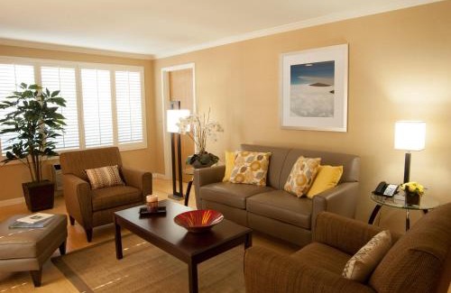 Lake Balboa Hotel | Airtel Plaza Hotel