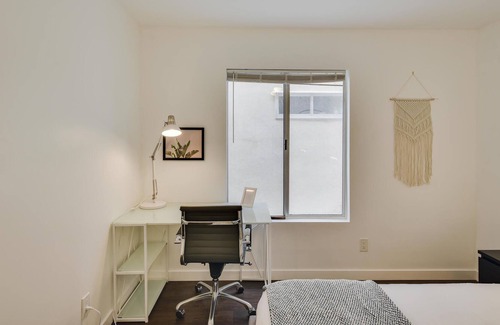 Marina Peninsula Apartment | Airy 2BR in Marina Del Rey near Beach by Zeus