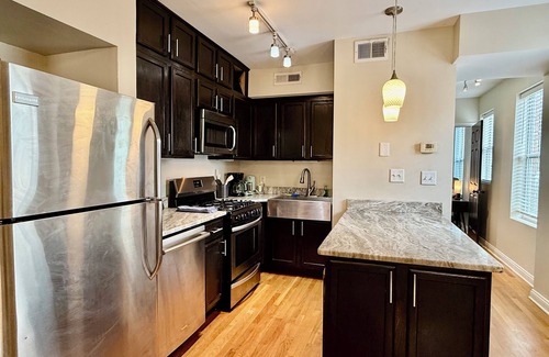 Richmond Apartment | Airy apartment close to EVERYTHING