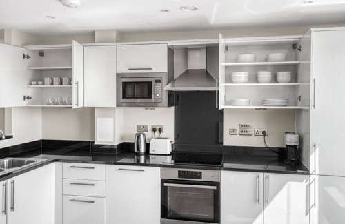 Vassall Apartment | Airy Stockwell 2BR Duplex w/Balcony, near Station, by Blueground
