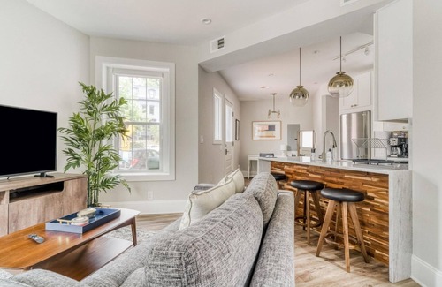 U Street Corridor House | Airy U Street 1BR w/W/D, nr Subway, Park & Dining, by Blueground