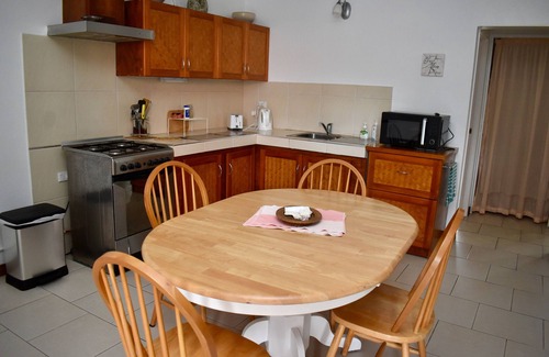 Tapere of Titikaveka Apartment | Aito 2 in Muri