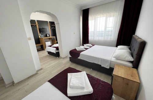 Akcay Bed & Breakfast | Akçay Pier Hotel & Beach