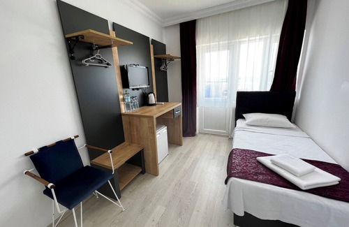 Akcay Bed & Breakfast | Akçay Pier Hotel & Beach
