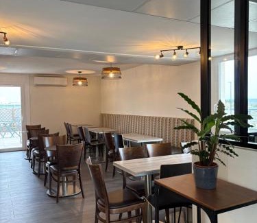 Meyzieu Hotel | Aka Lodge Lyon Eurexpo Arena Stadium