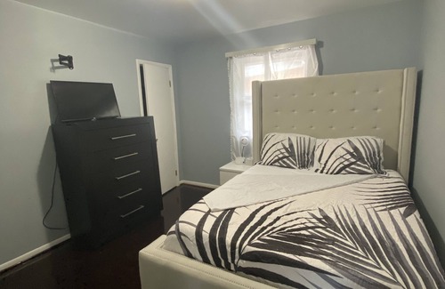 Calverton House | Akeem's guest house