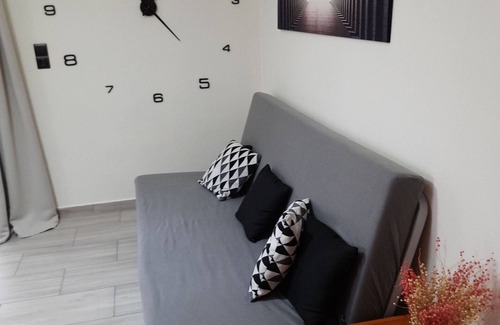 Ioannina Apartment | AkisPlace. n3 bedroom apt fully rennovated, cozy and comfortable place to stay.