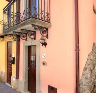 Brolo House | Al Castello
