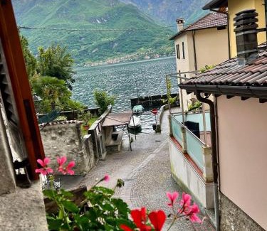 Vassena House | Al civico 7 Relax a due passi dal lago di Como