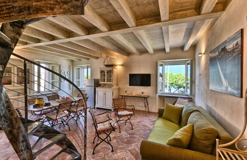 Bogliaco Apartment | Al Porto Vecchio by Theater Home - with parking space and marvellous lake view