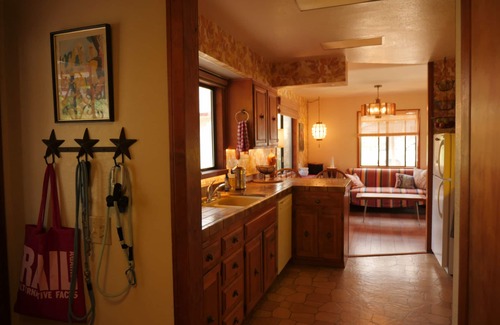 Lone Pine House | Alabama Hills Mount Whitney Retreat