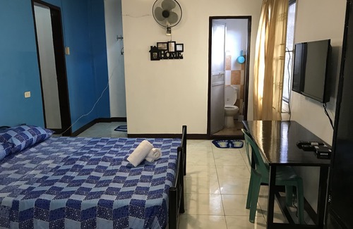 Dasmarinas House | Aladino Food Court & Inn