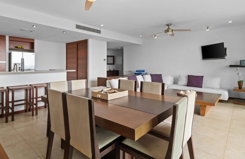 La Cruz de Huanacaxtle Apartment | Alamar 306 - Oceanview Condo w Beach Club Access